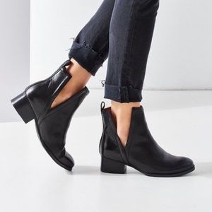 Oriley Cutout Ankle Boot